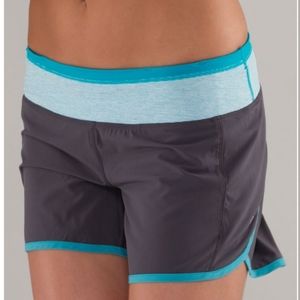 Lululemon Turbo Run Short Coal / Surge Wee Stripe / Surge